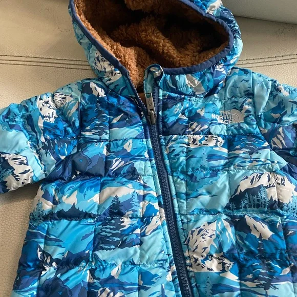 The North Face Thermoball (18-24) - Picture 2 of 5